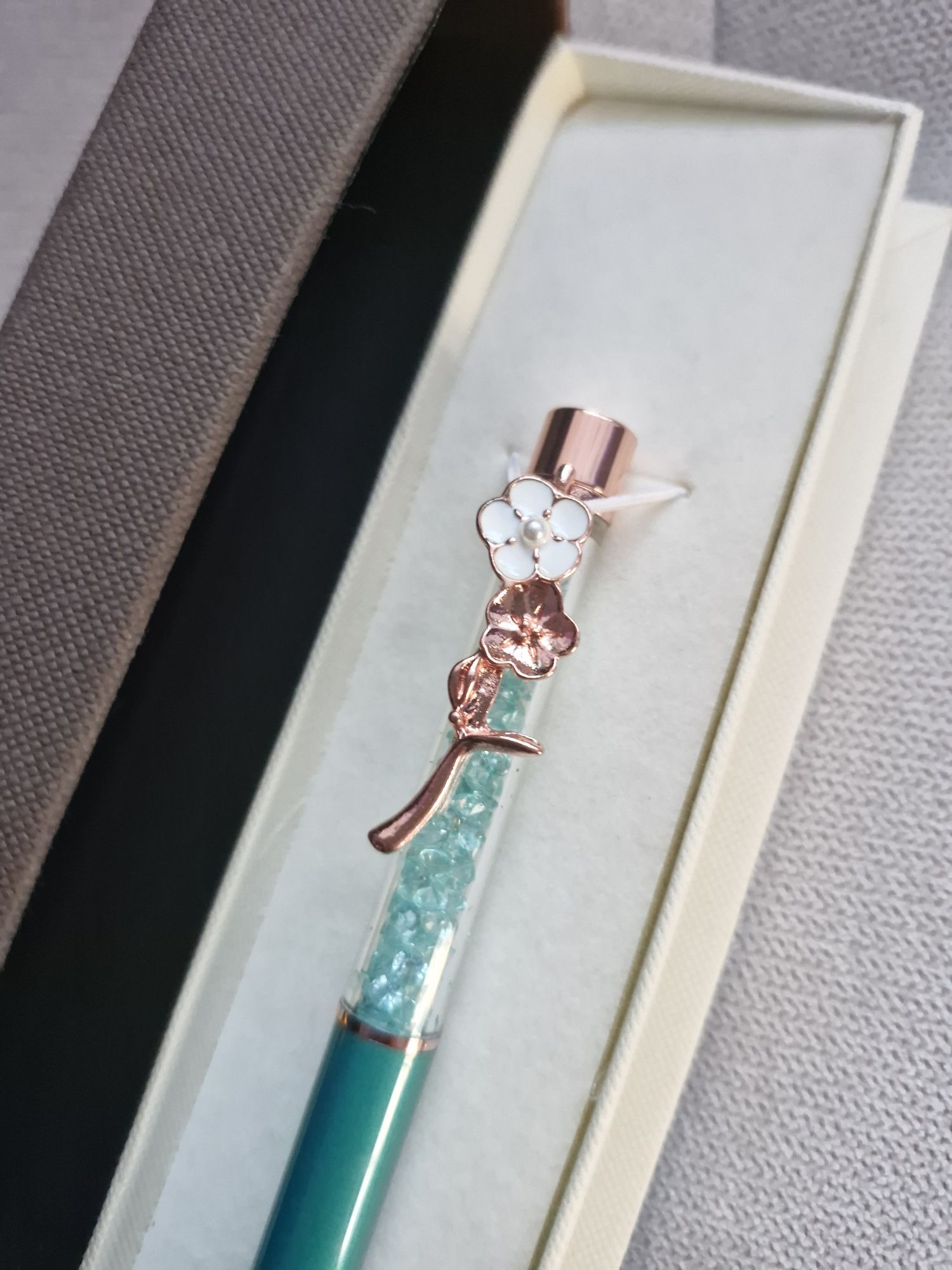 Nowy metalowy długopis  elegancki