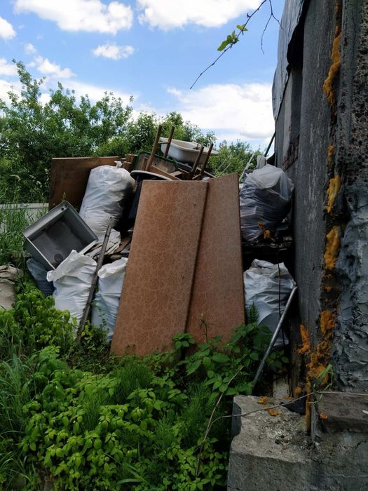 Швидкий Вивіз сміття гілок мотлоху з вантажниками Немішаєво Бородянка