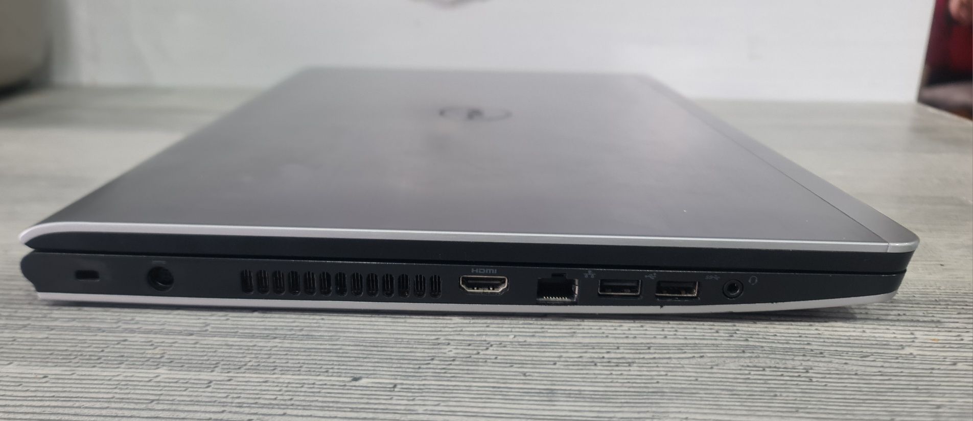 Laptop DELL, Intel I7, 8GB ram, 1TB SSHD, dwie grafiki, 17,3 cala