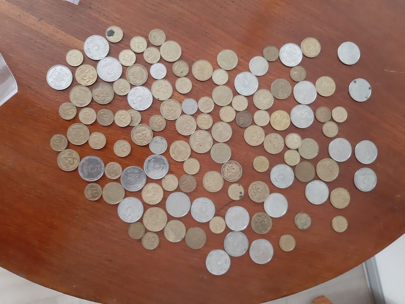 Продам монеты разные