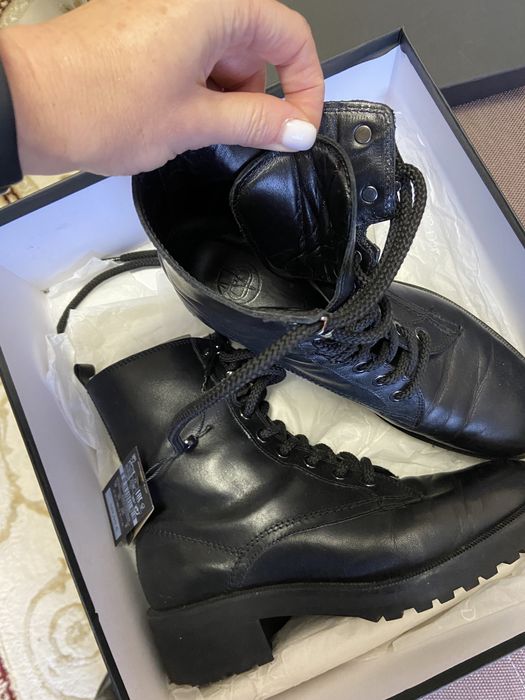 Демісезоні чоботи ботинки Massimo dutti чорні шкіра