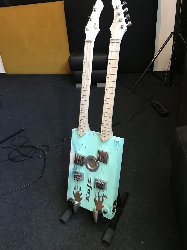 Gitara Cigar Box custom dwa gryfy