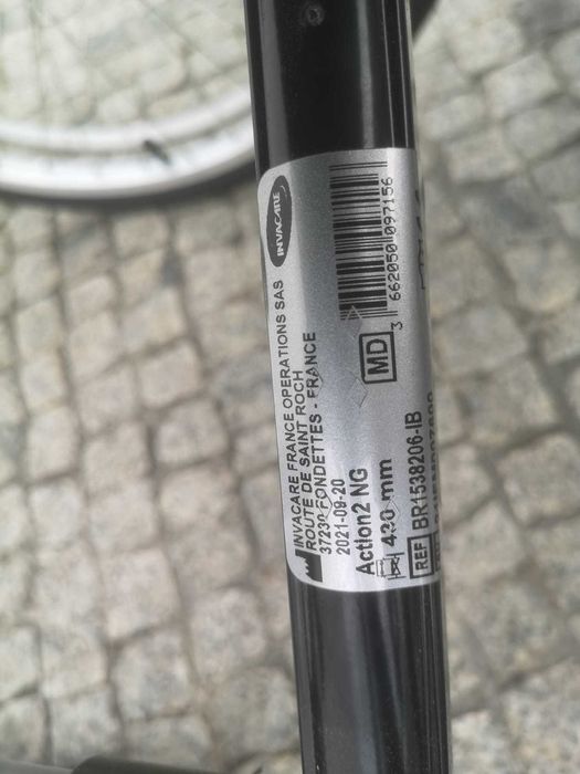 Cadeira de rodas com oferta de almofada antiescaras