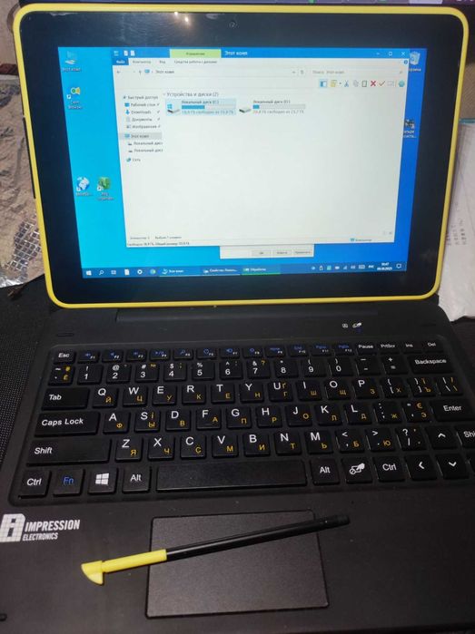 Мини ноутбук планшет трансформер ядра 4/64 SSD. Батарея 7 часов видео.