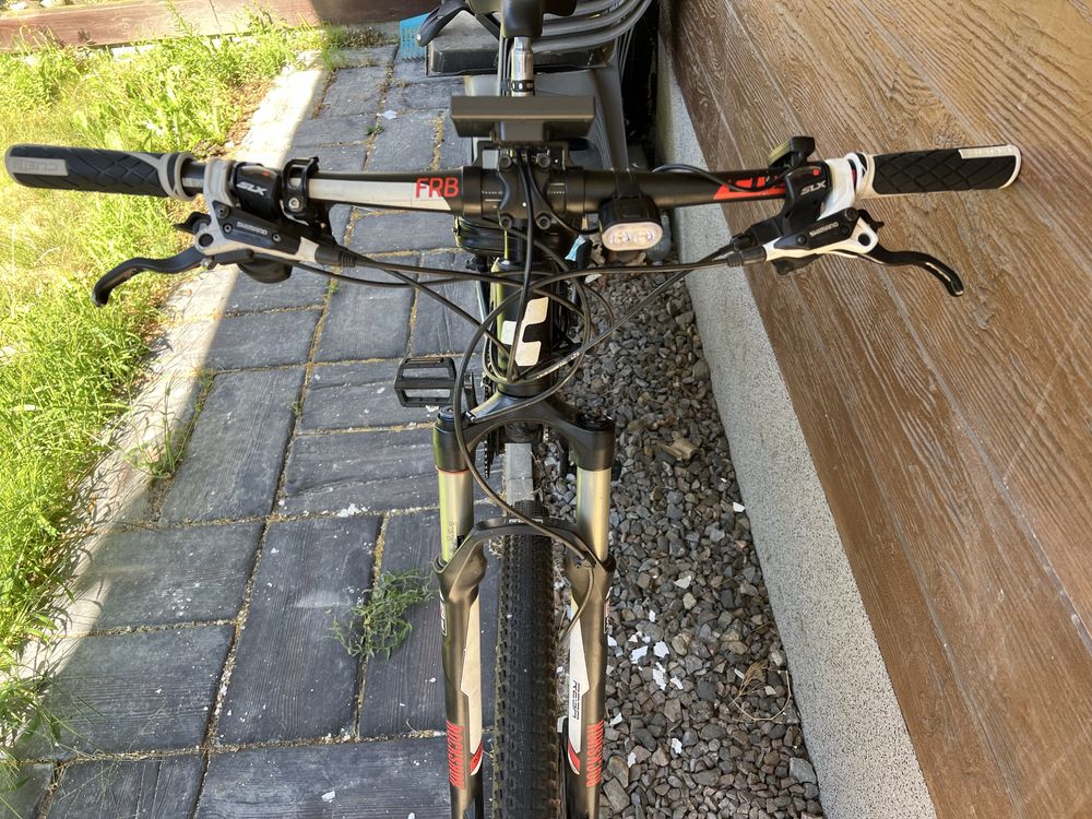 Rower elektryczny CUBE LTD 29