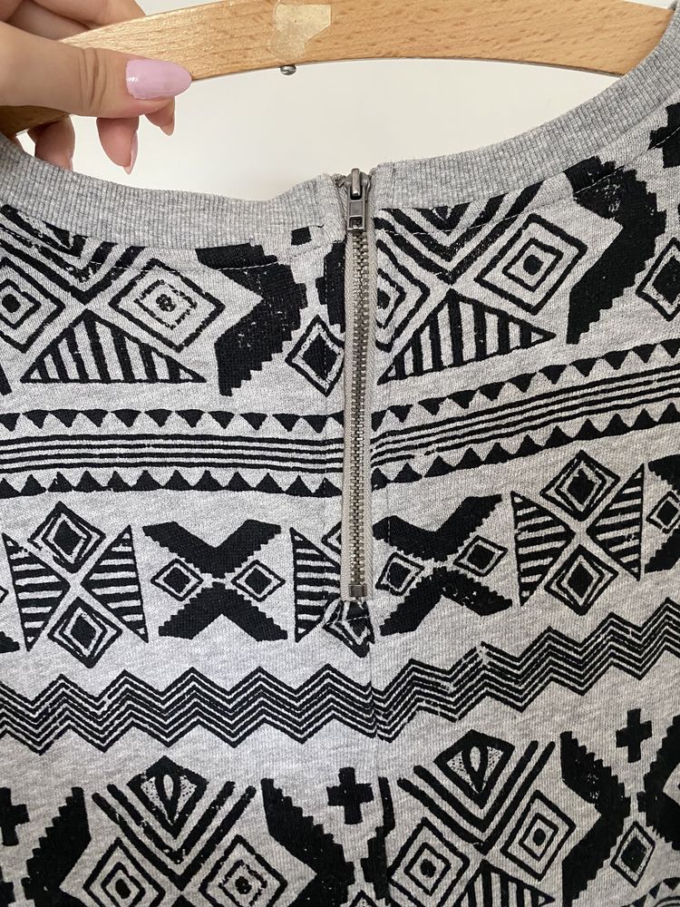 Szara mini sukienka w aztecki wzór H&M