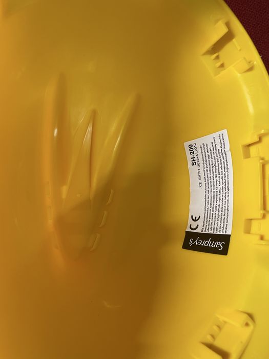 Kask ochronny żółty