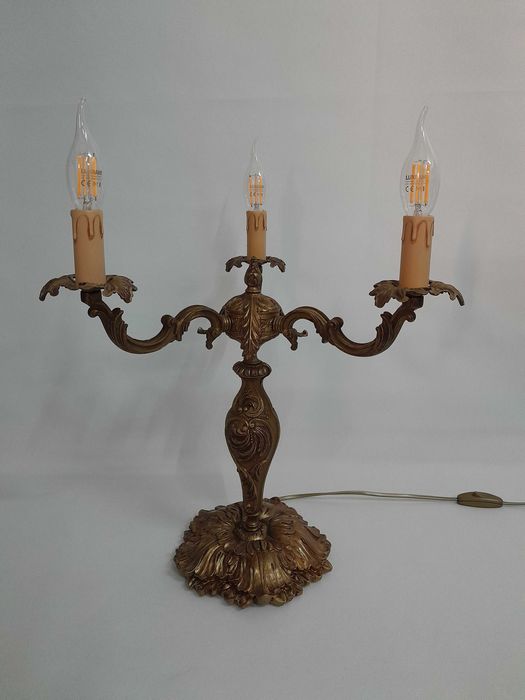 Candeeiros restaurados e reinventados