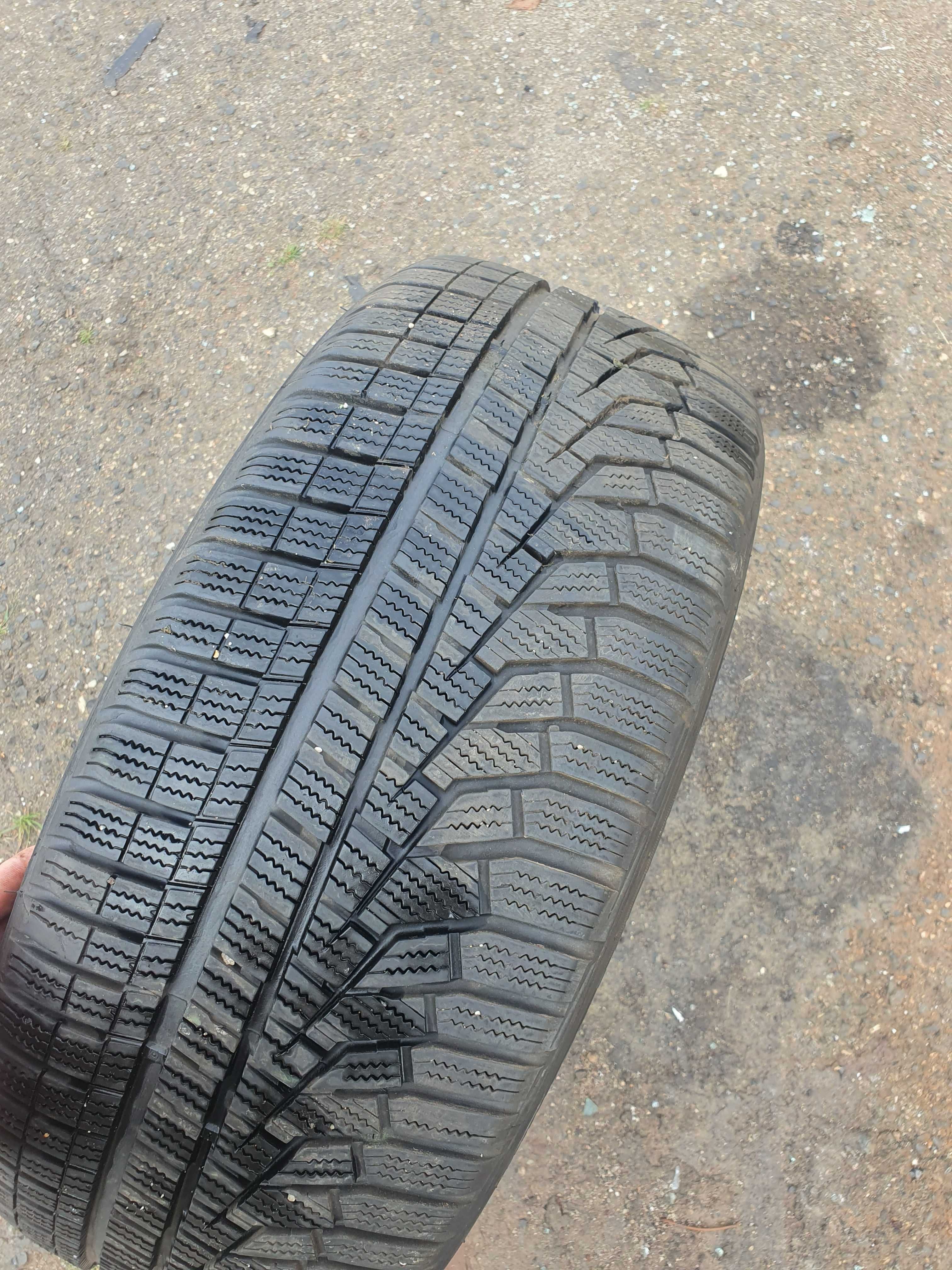 Opona  Hankook Winter i*cept evo2 235/55R17 99V rok  19/23