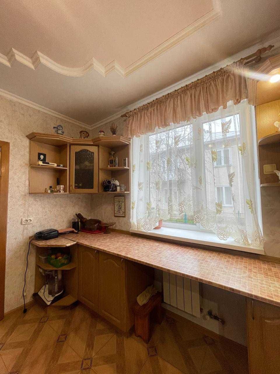 Продається затишний приватний будинок у с. Крихівці