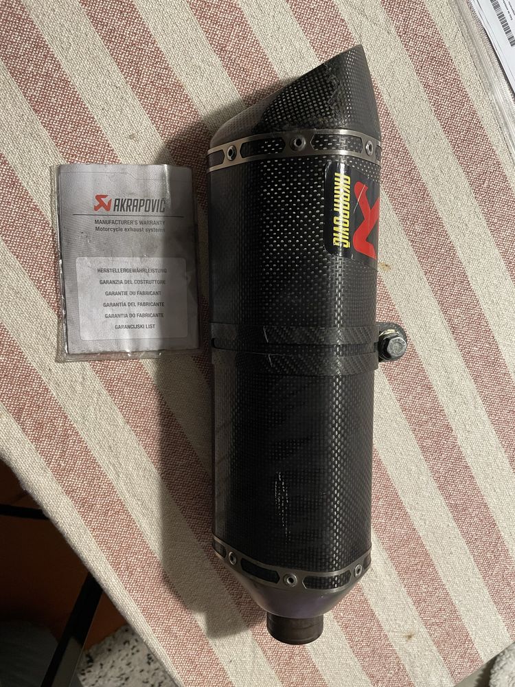 Escape Akrapovic Slip On