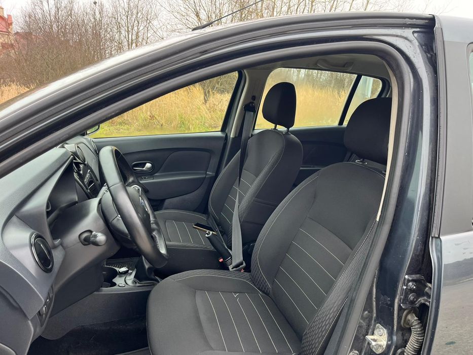 Dacia Sandero 1.0tce LPG , bogata wersja, czujniki parkowania