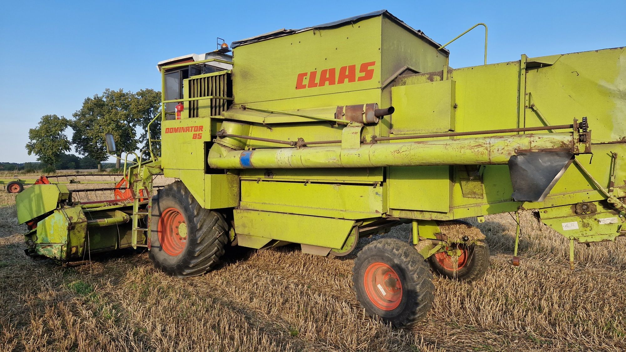 Claas Dominator 85