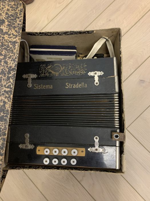 Akordeon Sistema Stradella antyk