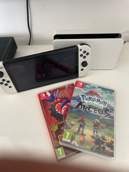 Nintendo Switch OLED + 2 Jogos