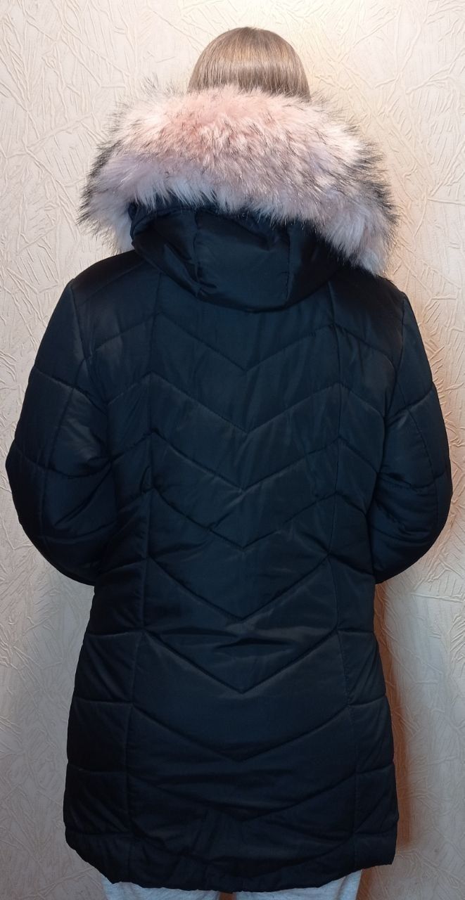 Продам зимнюю женскую куртку