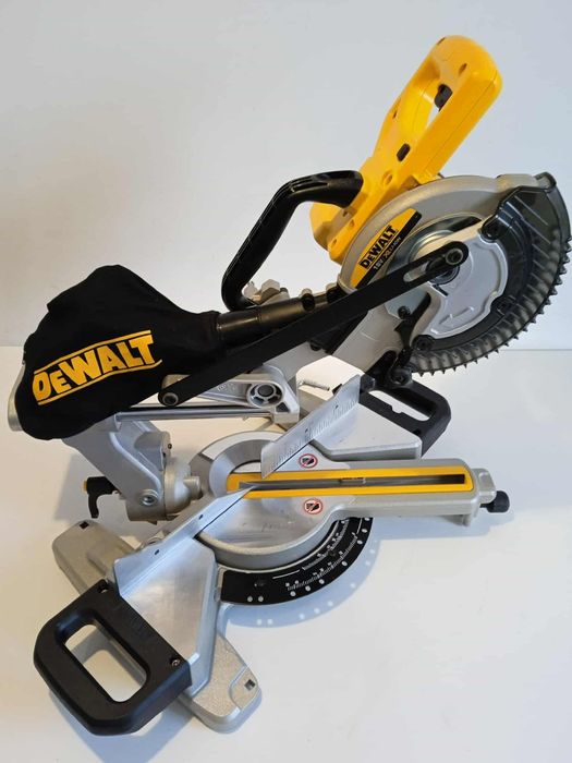 Ukośnica DeWalt DCS365 18V
Stan bardzo dobry 100% sprawna
Sprzedaję to