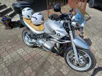 Motor BMW R 850 plus kaski.