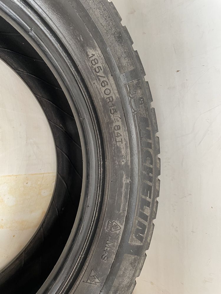 Розпаровка 185 60 r15 шина Michelin зимова в хорошому стані