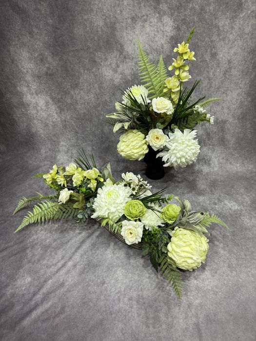 Komplet nagrobny w wiklinowej lodce