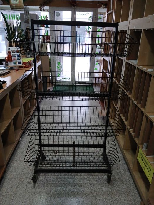 vende-se expositor com 4 cestas conforme foto em anexo