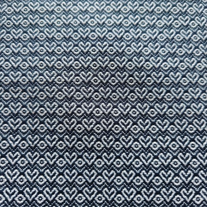 Skrawek chusty Little Frog Lovely czarne serduszka