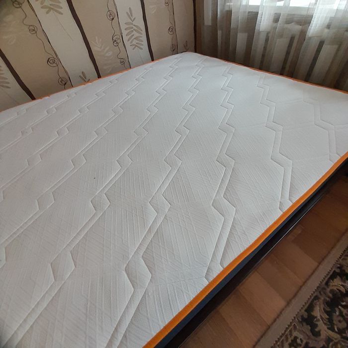 Срочно  продам матрас 200×160