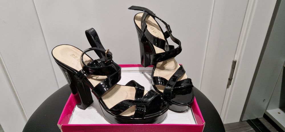 Босоніжки 36 розмір, 23 см.