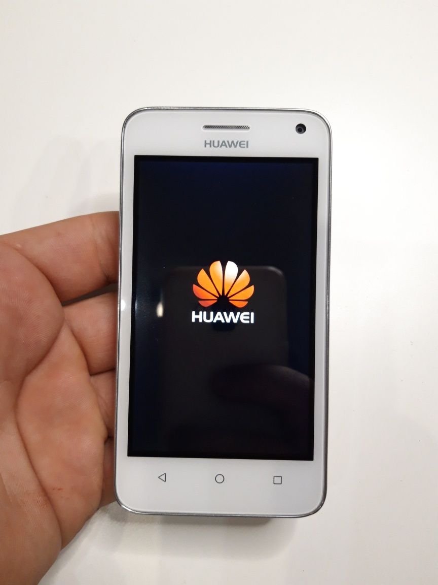 Хуавей ідеальний стан білий  Huawei compact y3 компакт