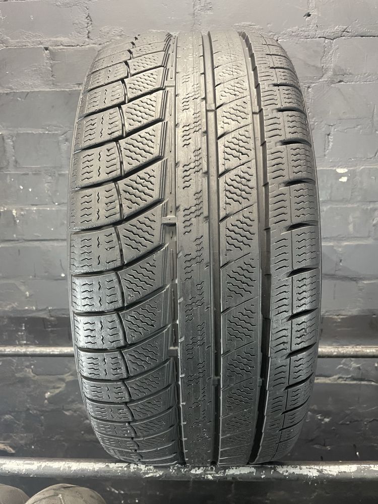 1шт 245/45 R17 Davanti Wintoura +