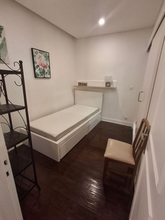 Apartamento T1 nas Janelas Verdes