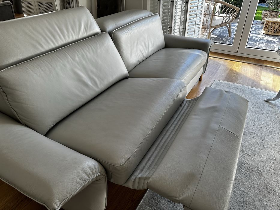 Skòrzana eksluzywna sofa elektryczna ROM 1961