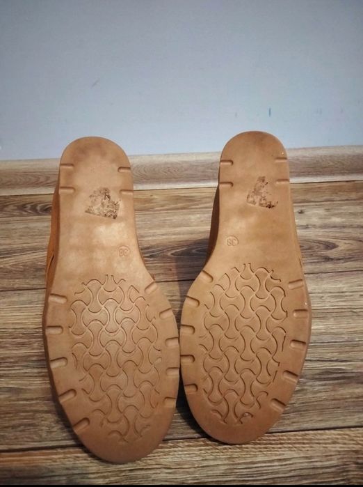 Buty jesienne, zimowe, musztardowe, na koturnie, Born2Be