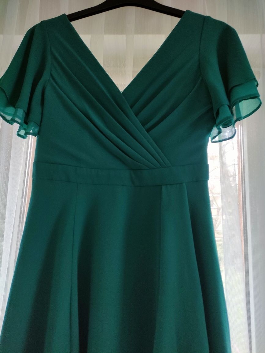 Elegancka zielona suknia z szyfonemm