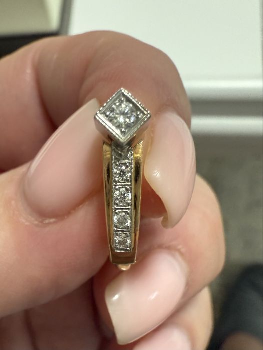 Діамантові фабричні! сережки 585 проба