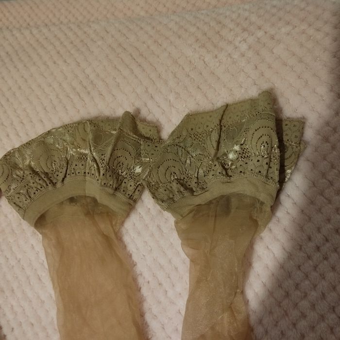 Pończochy samonośne