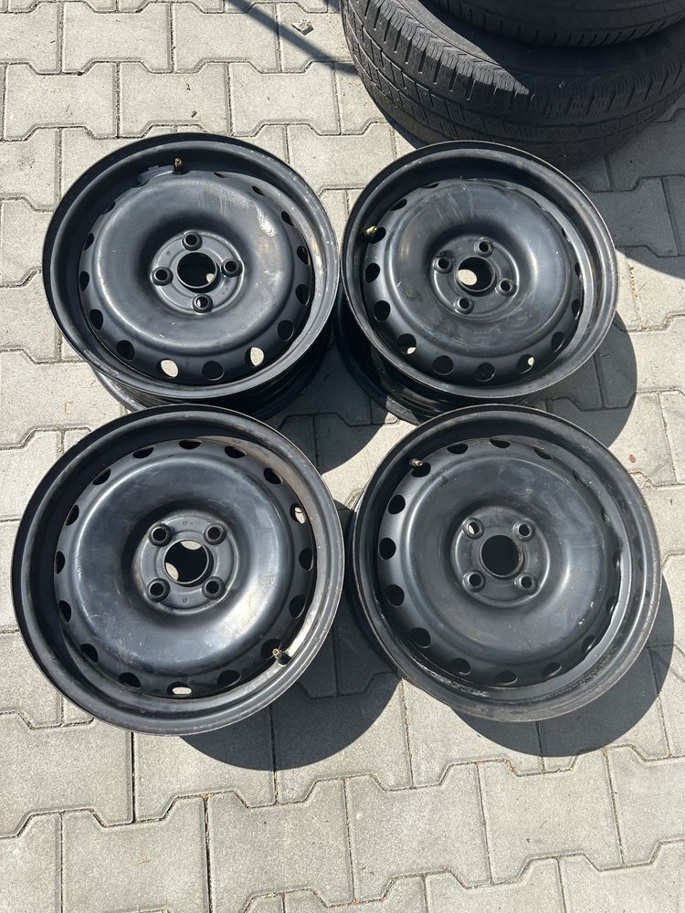 4x100 6j x 15” ET47 hyundai OE komplet felgi stalowe z tpms