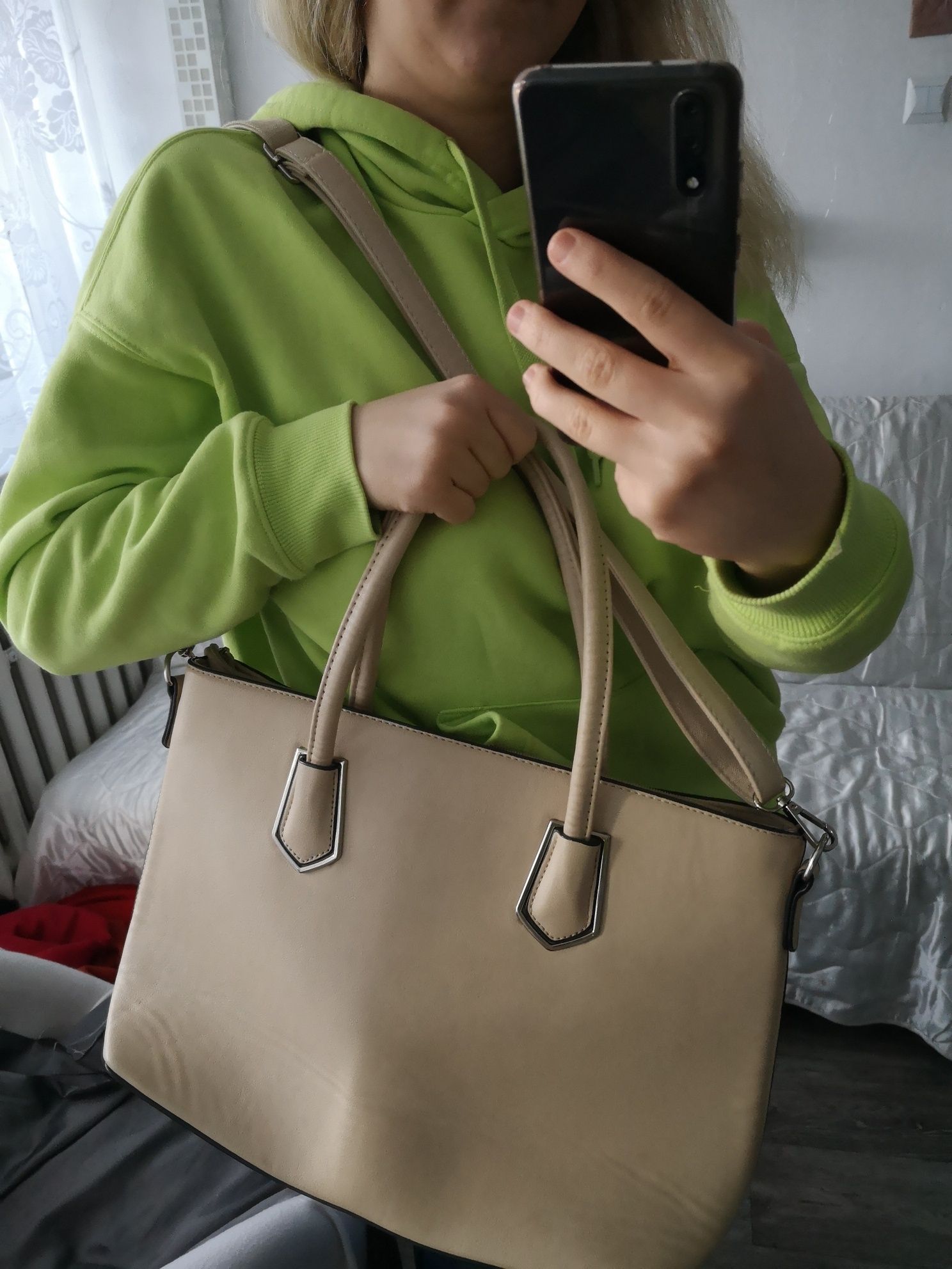 Elegancka torba torebka plecak kremowa na ramie z paskiem