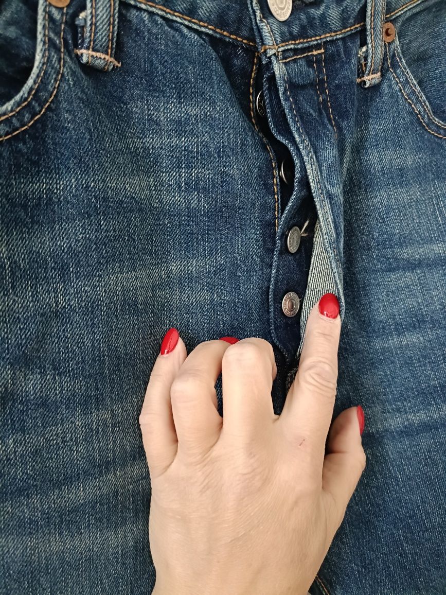 Klasyczne męskie spodnie jeansowe prosta nogawka Levi's 501 W32 L30