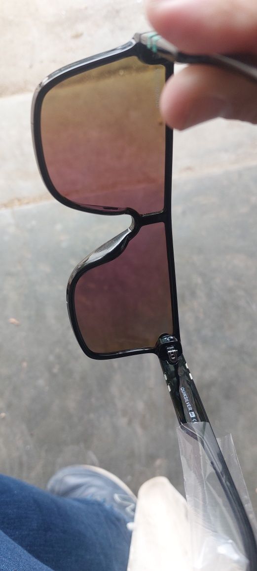 Oculos de sol quicksilver espelhados novos.