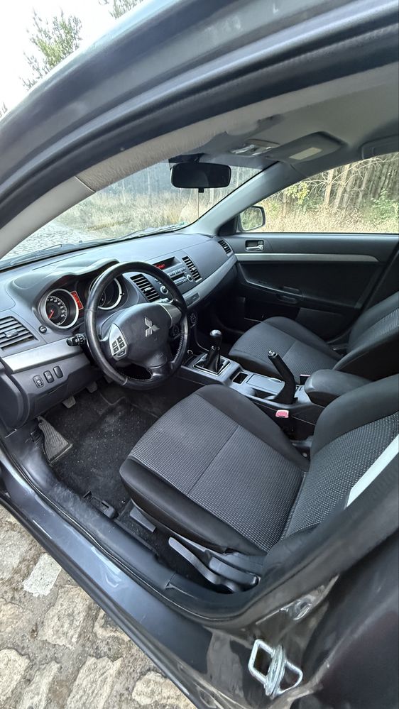 mitsubishi lancer