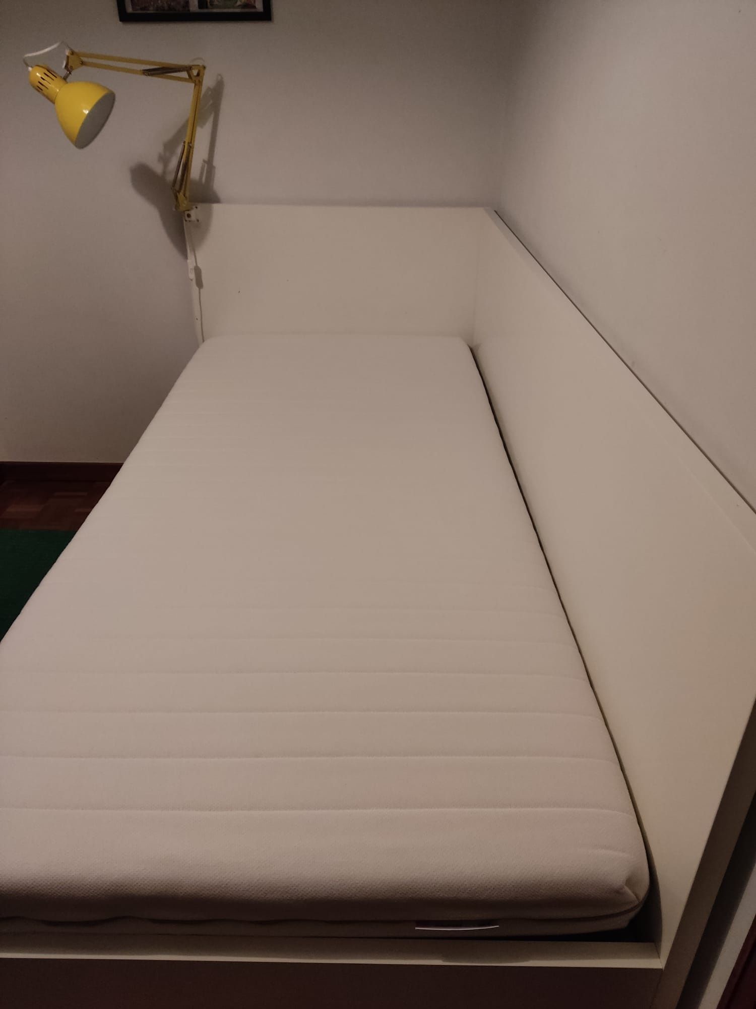 Conjunto solteiro Cama + colchão  IKEA