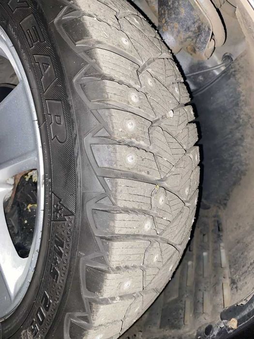 205/55/16 Goodyear Ultra Grip 600. Шип. Зима