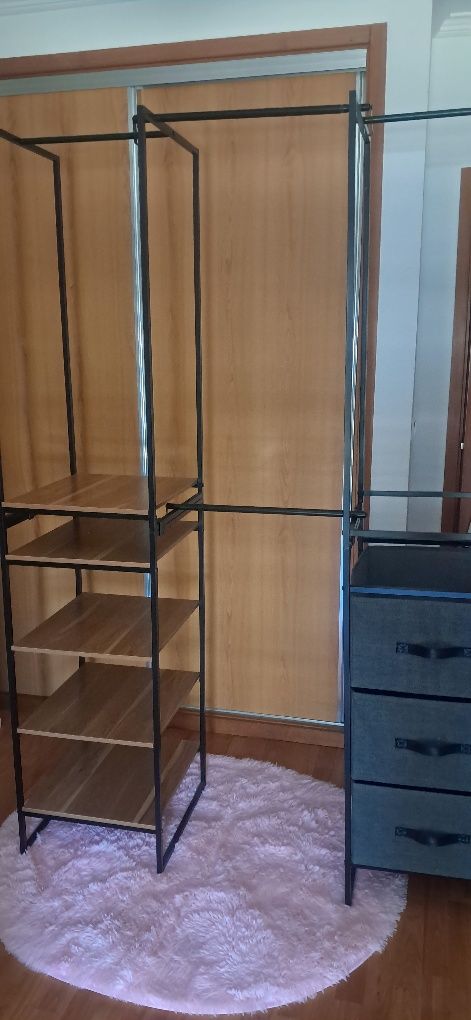 Armario em ferro para roupa