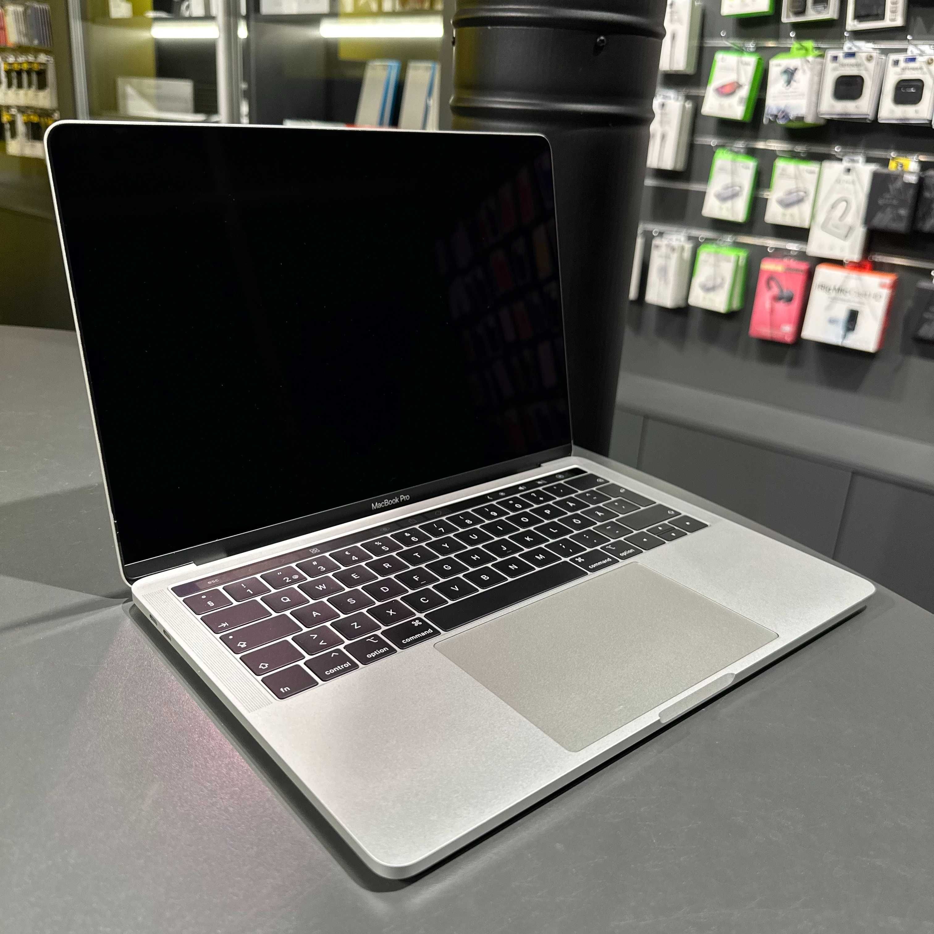 MacBook Pro 13" 2018 i7 16GB RAM 1Tb SSD Silver В НАЯВНОСТІ!
