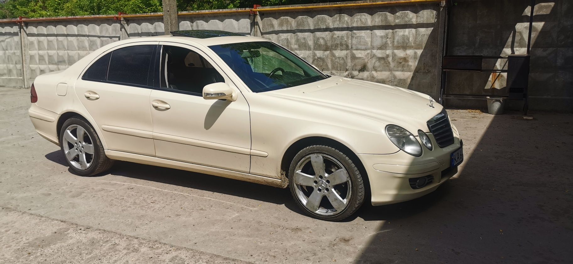 Продам Mercedes 211 2.2 дизель!