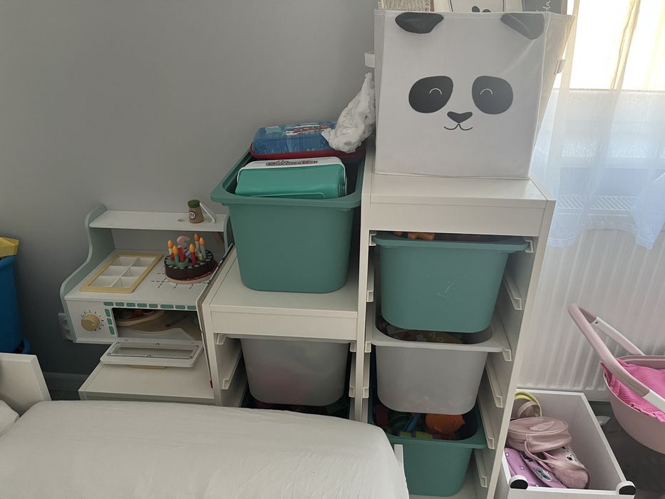 Regał z pojemnikami Ikea