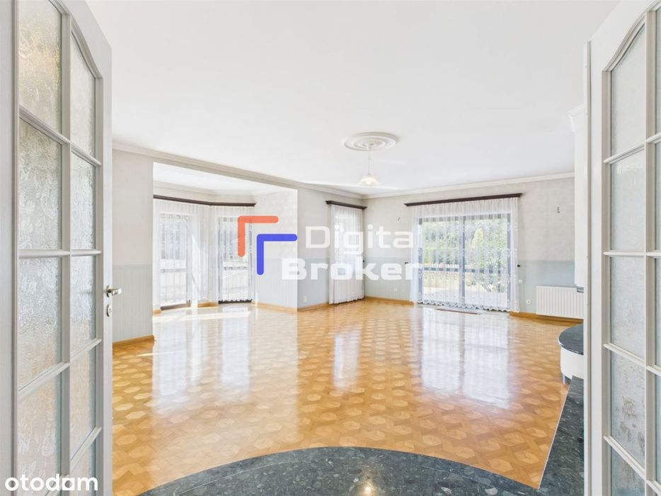 Ponadczasowy Dom Z Basenem | 690m2