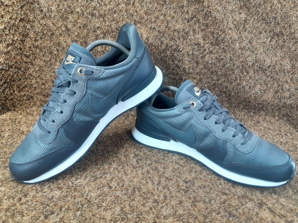 Кросівки жіночі Nike W Internationalist 41 розмір.