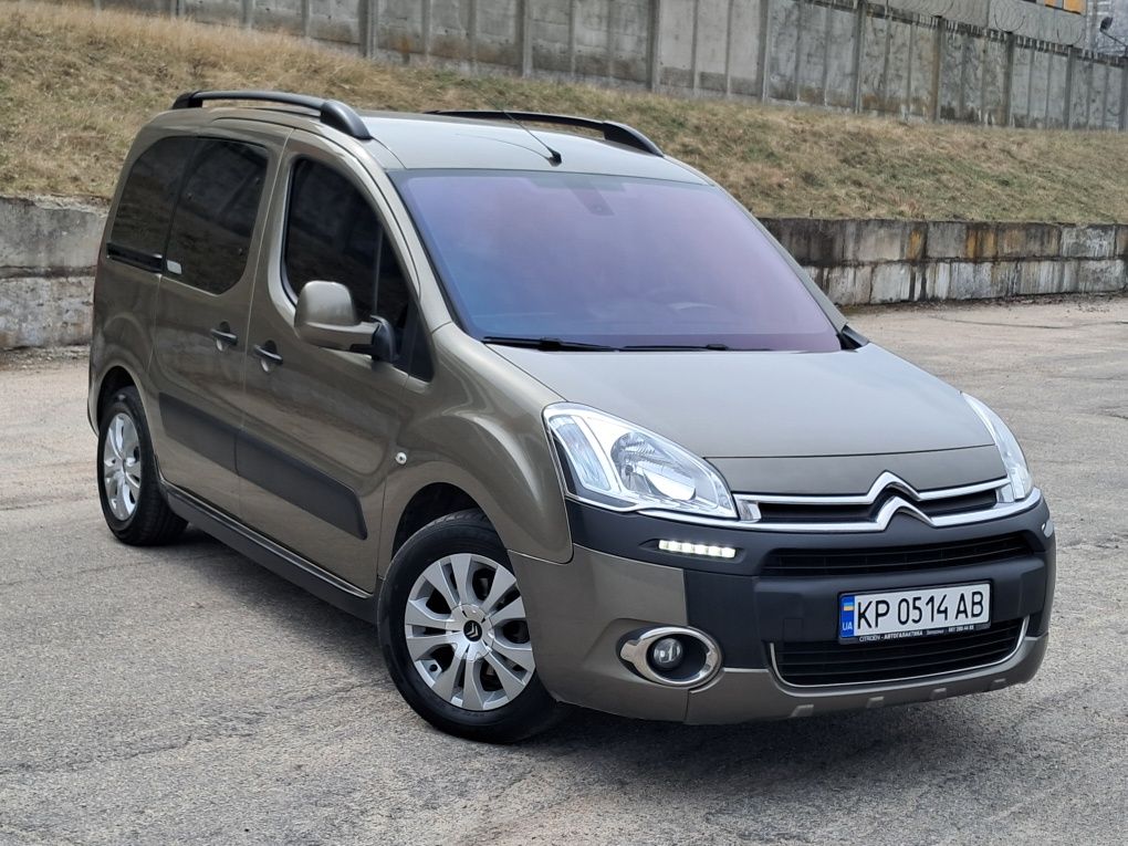 Продам Citroen Berlingo 2012 .XTR. 1.6-ДИЗЕЛЬ. ОФИЦИАЛЬНЫЙ. Обслужен.